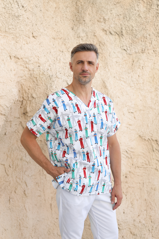 Медицинский топ 001 Принт Супер Доктор на белом Медицинский топ 001 Принт Супер Доктор на белом - фото 2